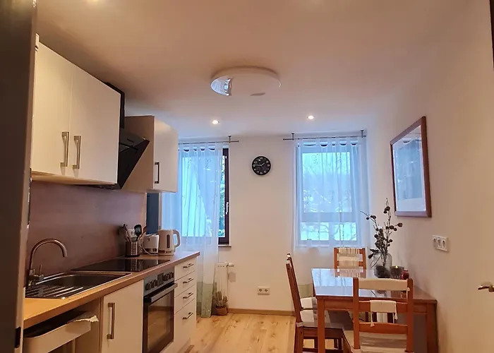 Schoene Ferienwohnung Mit Balkon Und Terrasse In Ruhiger Lage