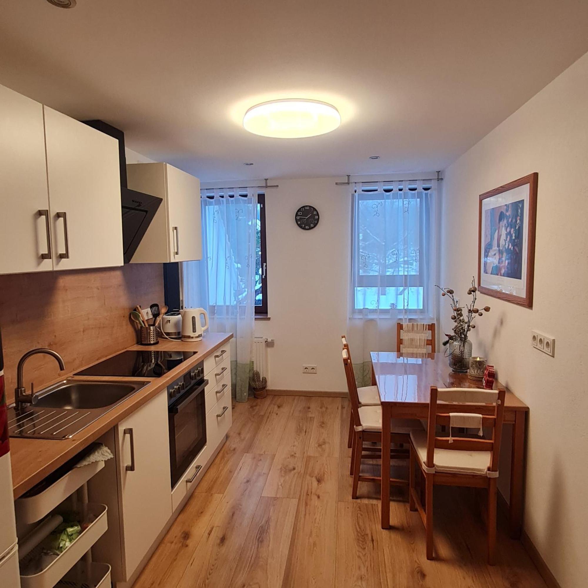 Schoene Mit Balkon Und Terrasse In Ruhiger Lage Appartamento