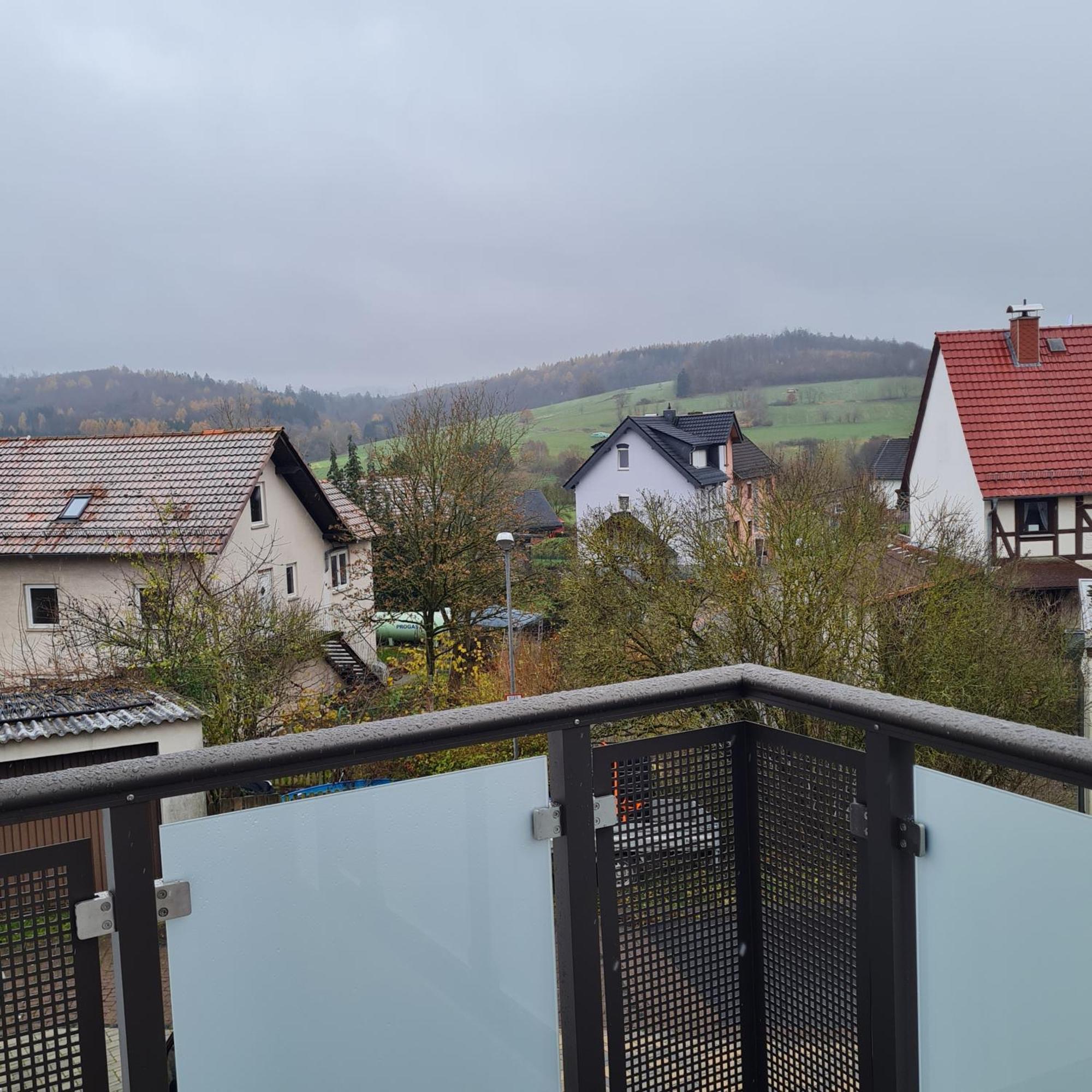 Schoene Mit Balkon Und Terrasse In Ruhiger Lage