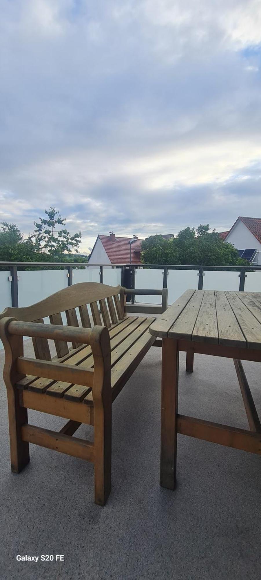 Schoene Mit Balkon Und Terrasse In Ruhiger Lage Apartment Helsa